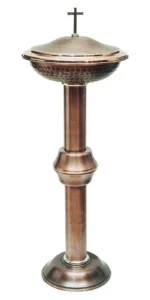 Pila bautismal cincelada (con pie)