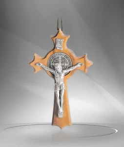 Cruz de San Benito. Madera de Olivo