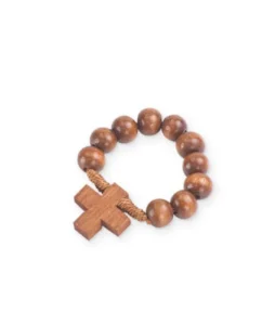 Decenario con cruz, madera
